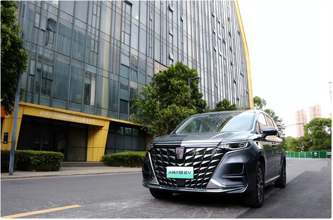 打造全新的家庭出行理念 实拍 荣威iMAX8 EV